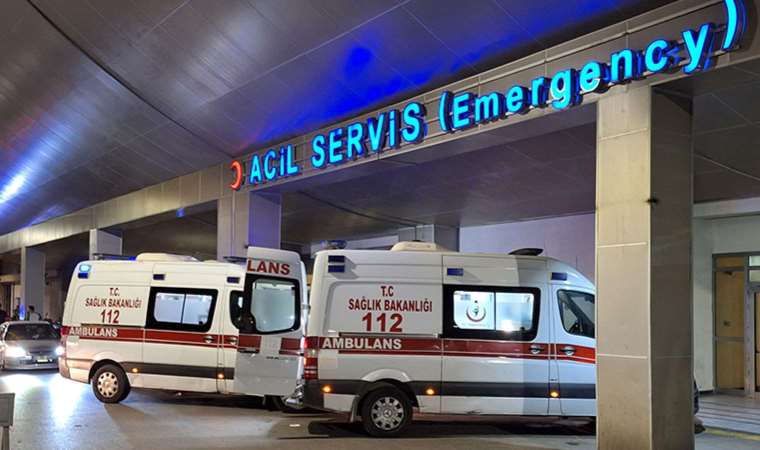 Adana'da kavgaya müdahale eden polis kolundan bıçaklandı: 4 gözaltı