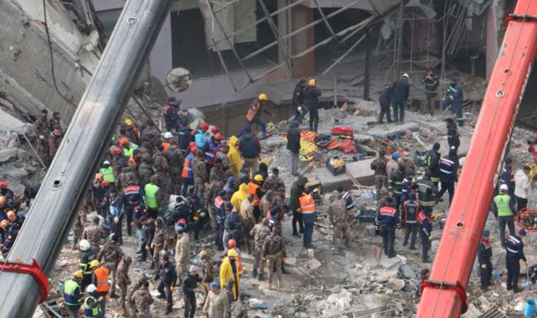 89 kişiye mezar olmuştu... Galeria Sitesi'nin müteahhitleri için istenen ceza belli oldu