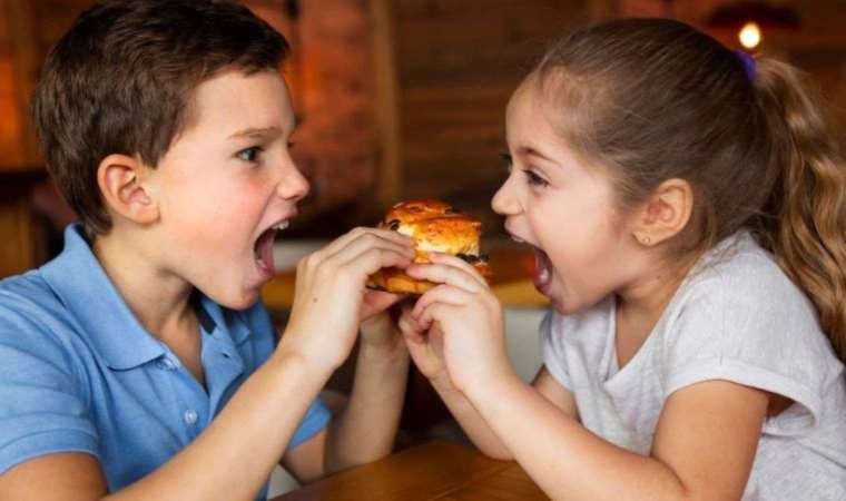 Ebeveynler dikkat! Çocuklarınızı bu besinlerden uzak tutun!