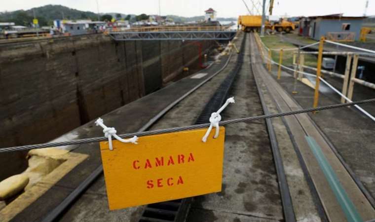 Drought, hot seas cause delays at Panama Canal