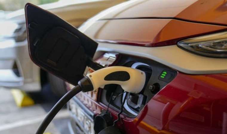 Elektrikli şarj soketi için 2053 hedefi 38 bin