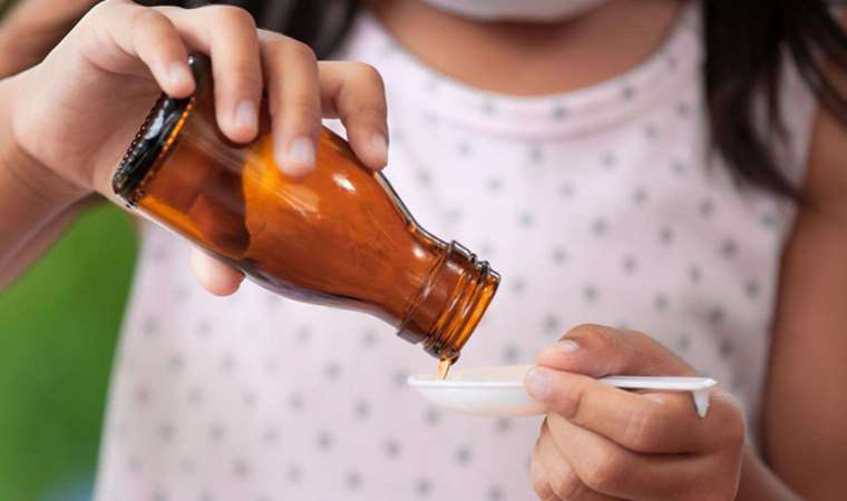 Hint üretimi öksürük şurubunu içen 80’den fazla çocuk öldü, yastaki aileler nasıl mücadele ediyor?