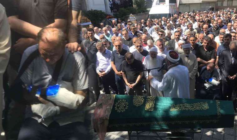 Kadıköy'deki yangında balkondan atlamıştı... Hatice Arslan son yolculuğuna uğurlandı