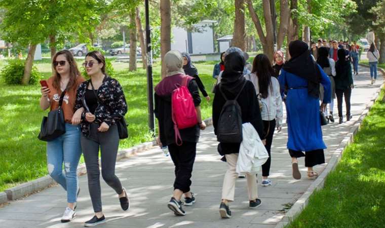 Bunlara sakın kanmayın: 'Yurt dışına üniversite imkanı' diyerek dolandırıyorlar!