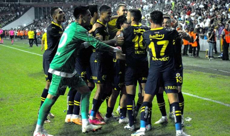 Son Dakika: Fenerbahçe'den UEFA kadrosunda 2 değişiklik