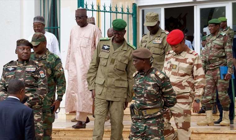 Nijer'den ECOWAS'a karşı hazırlık: Burkina Faso ve Mali'ye izni verdi