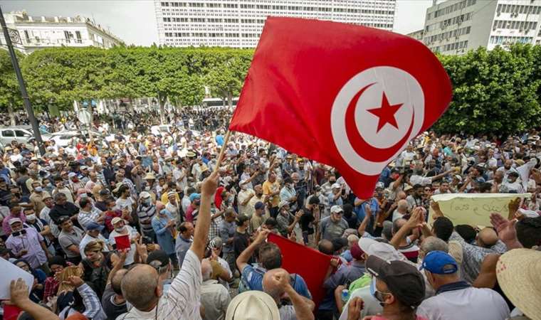Tunus'ta protesto düzenlendi: Siyasi tutuklular serbest bırakılsın