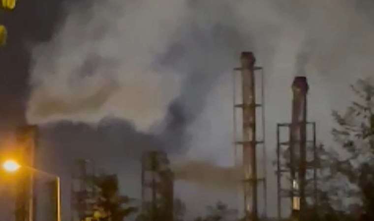 Esenyurt'ta fabrika bacaları yurttaşları isyan ettirdi: Gaz maskesi dağıtsınlar rahat nefes alalım