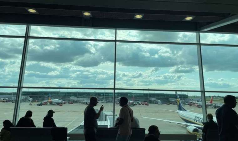 UK air traffic failure expected to disrupt flights for days