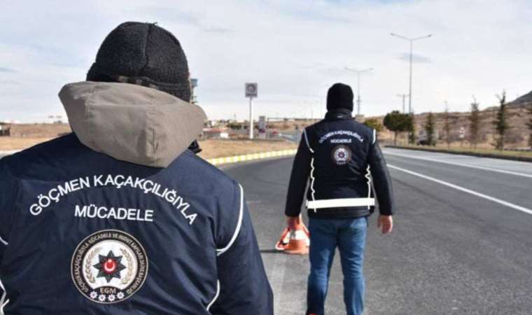 Çanakkale'de göçmen kaçakçılığı yaptıkları iddiasıyla yakalanan 13 şüpheliden 9'u tutuklandı