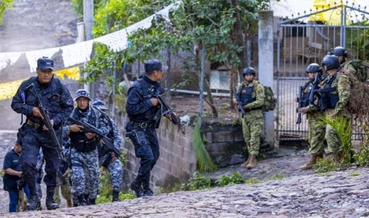 El Salvador'da çetelerle mücadele için bin 100 kilometrekarelik alan kuşatıldı