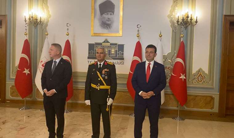 İstanbul Valiliği'nde '30 Ağustos Zafer Bayramı' töreni