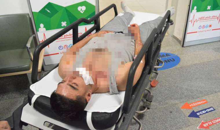 Otobüste ayağına bastığı yolcuyu darbedip, palayla yaraladı