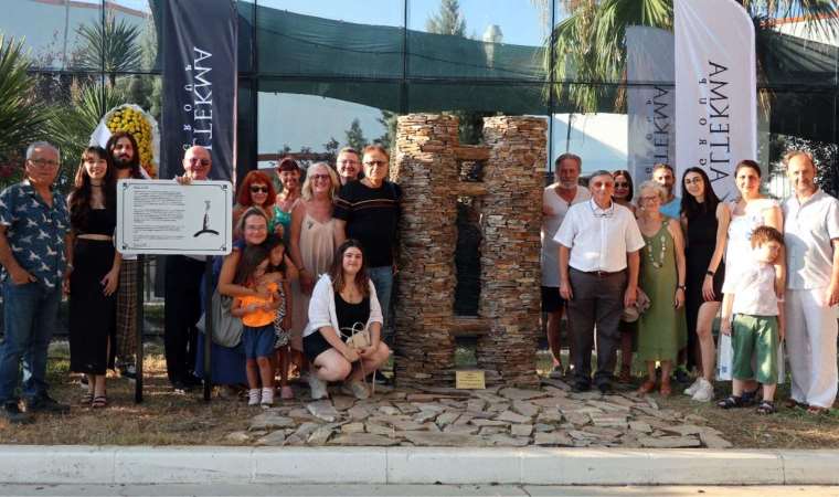 Döngü isimli kulluk heykeli İzmir’de açıldı