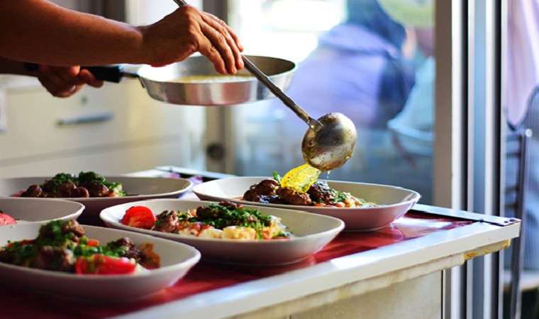 44 yıllık kebap ustasının sırrını duyan şoke oluyor: Ütü ile pişiyor!