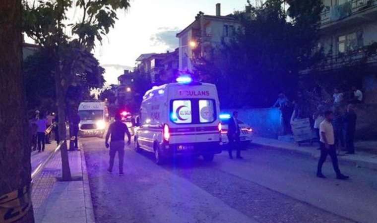 Çorum'da polis otosu ile pikap çarpıştı, 2'si polis 3 kişi yaralandı