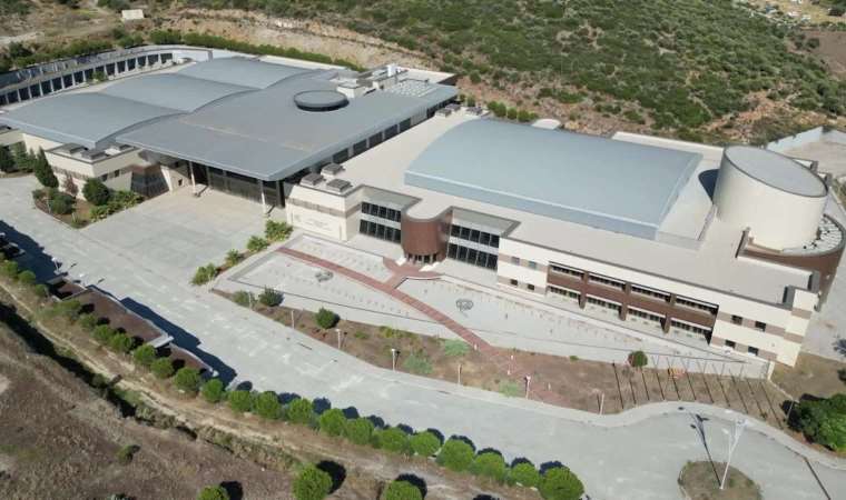 Çürümesini devlet yetkilileri uzaktan izliyor