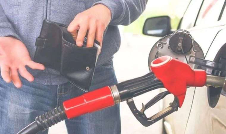 Tatile gideceklerin dikkatine! Uzun yolda bunları yaparsanız yakıt tasarrufunu iki katına çıkarırsınız! Aracınız yakıtı koklamaya başlayacak...