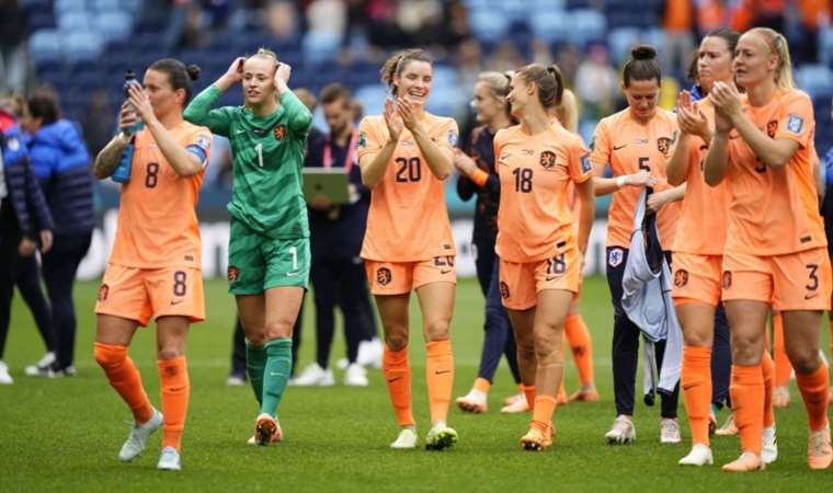 FIFA Kadınlar Dünya Kupası'nda Hollanda çeyrek finale yükseldi