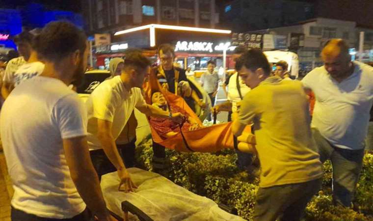İki otomobil kafa kafaya çarpıştı: 11 yaralı