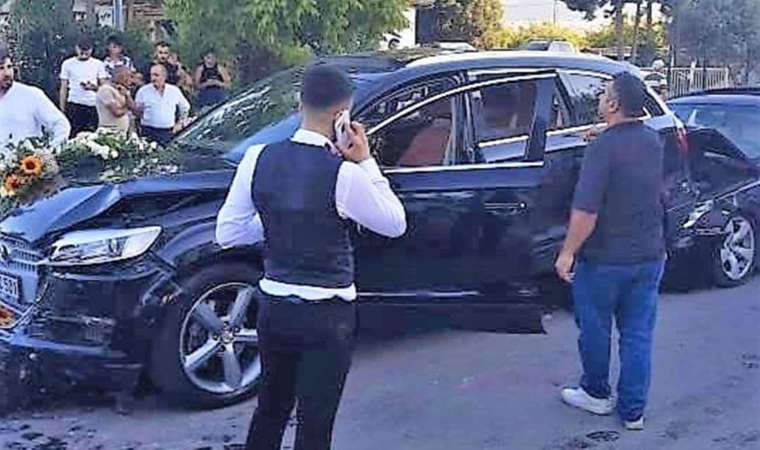 En mutlu günleri zehir oldu: Gelin arabası dahil 8 araç birbirine girdi