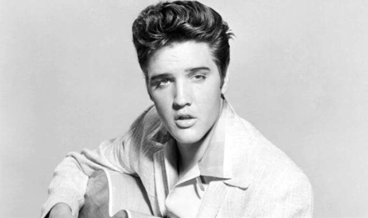 Elvis Presley’in tasarım ceketi 128 bin sterline satıldı
