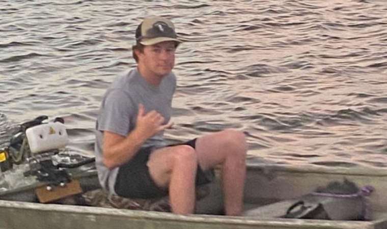 Tekneyle sürüklenen genç 35 saat sonra kurtarıldı