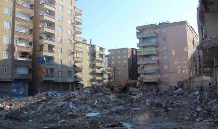 Depremde 60 kişi hayatını kaybetmişti: Apartmanın ruhsatsız ve projesiz inşa edildiği ortaya çıktı