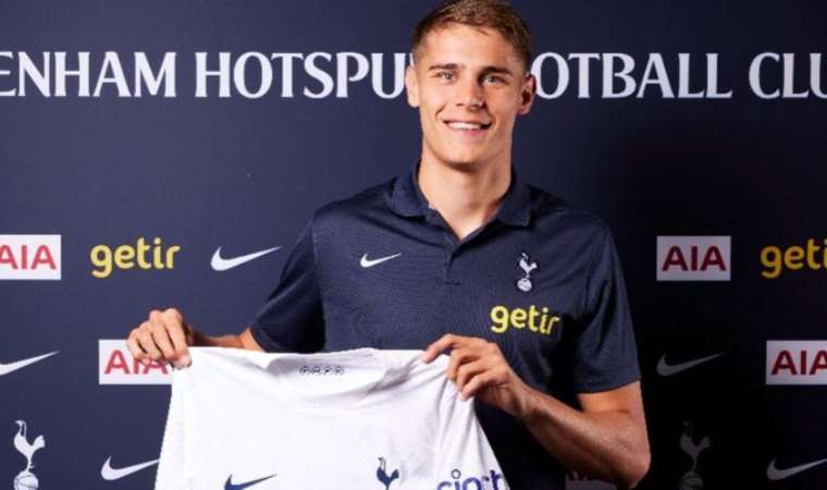 Tottenham, Micky van de Ven'i resmen açıkladı
