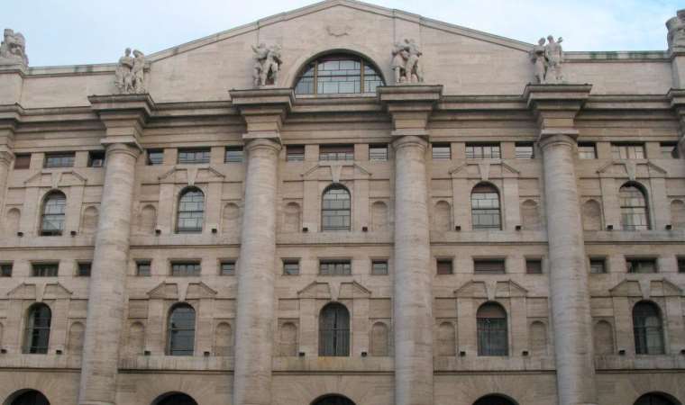 İtalya hükümetinden bankaların ekstra kârına vergi kararında geri adım: Üst limit olacak