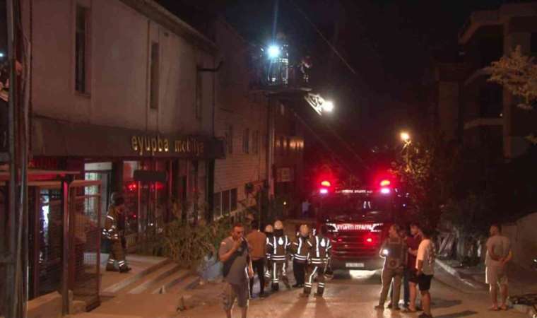 Ümraniye'de hareketli anlar: Bir tinerci mobilya imalat atölyesini ateşe verdi