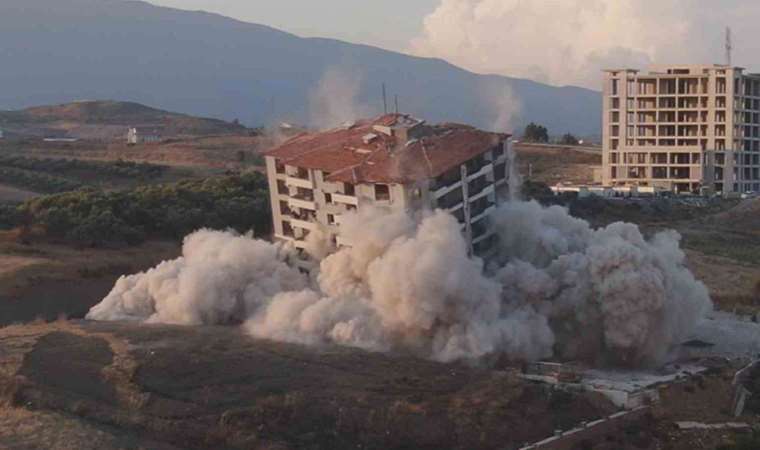 Milyonlar verip almışlardı... Kağıt gibi yerle bir olan 15 katlı binadan geriye 'borç' kaldı