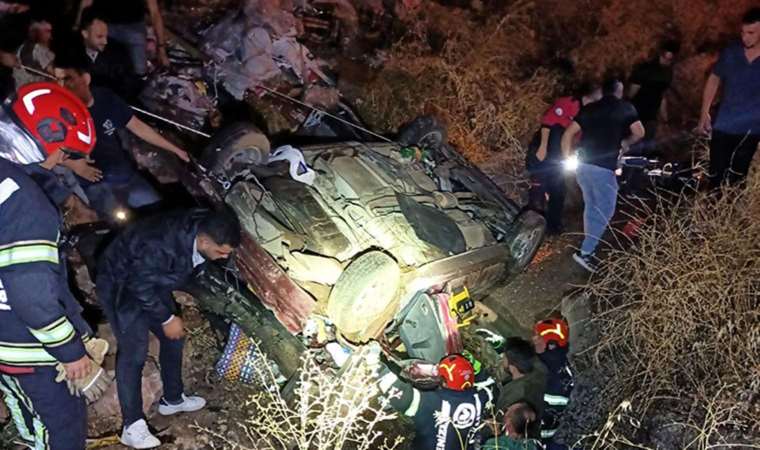 Otomobil kanala uçtu: 4 ölü, 3 yaralı