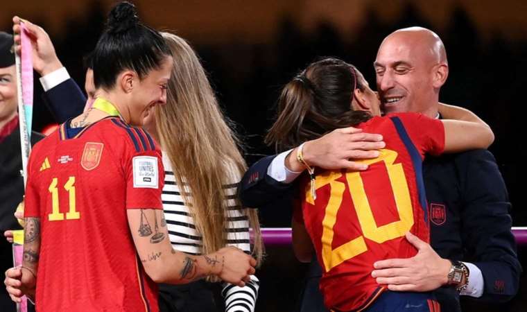 İspanya'daki 'öpücük' krizinde yeni gelişme... Luis Rubiales istifa kararı aldı!