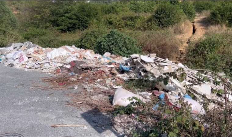 Arnavutköy'de ormana moloz dökenlere 41 bin lira ceza