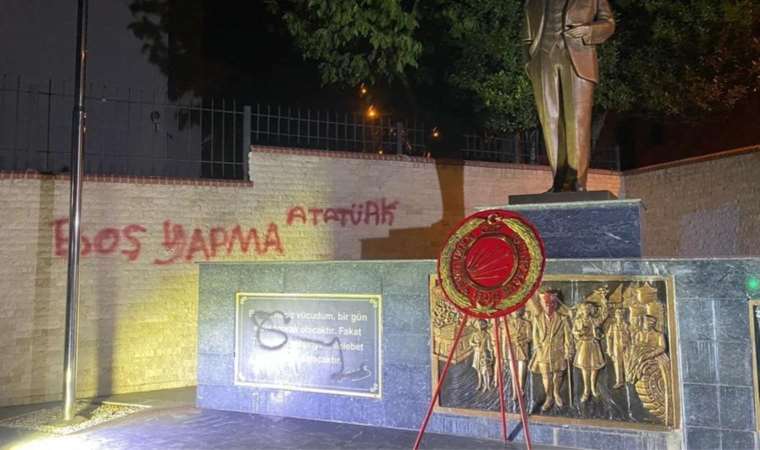 Yer İzmir... Atatürk Anıtı'na alçak saldırı