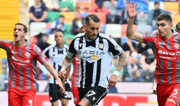 Beşiktaş ile anılıyordu... Roberto Pereyra yeni takımına imzayı attı!