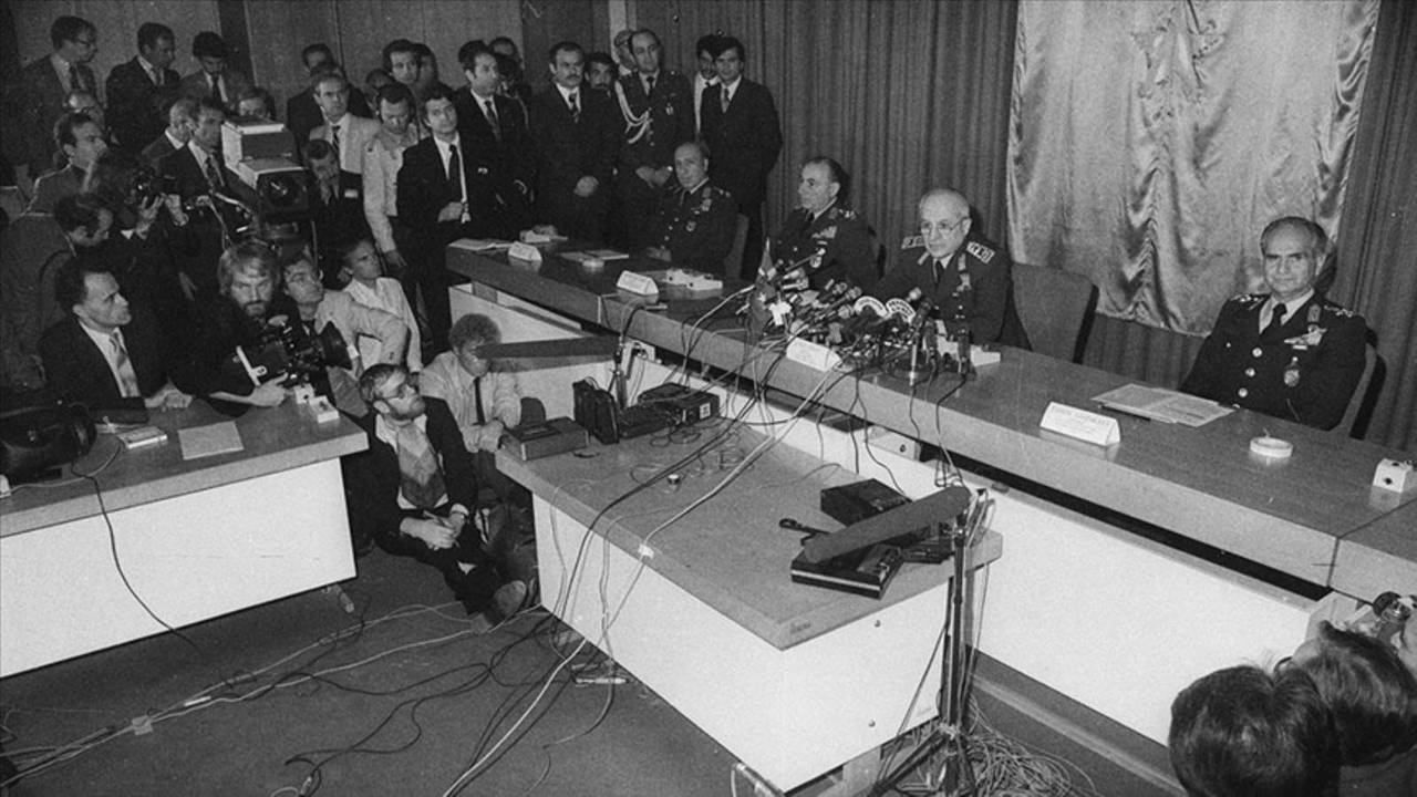 Oğuzhan Müftüoğlu, 12 Eylül Darbesi'nin AKP iktidarına giden yolu nasıl açtığını anlattı