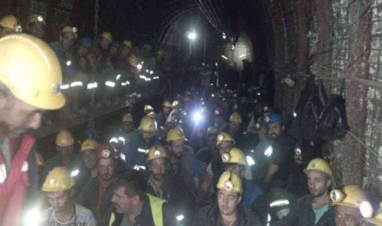 Madencilerin grevi sürüyor