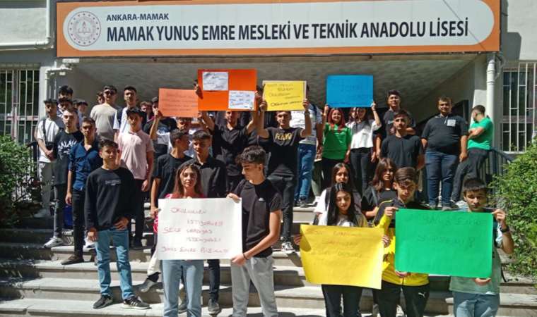 Deprem bahanesiyle öğrenciler okullarından çıkarılmıştı... Okul kaymakamlığa verildi: Dersler 21.45’te bitiyor!