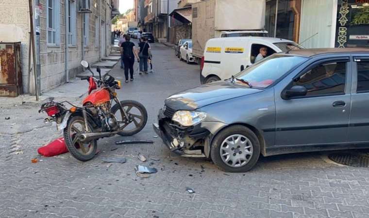 Edirne'de otomobil ile motosiklet çarpıştı: 1 yaralı