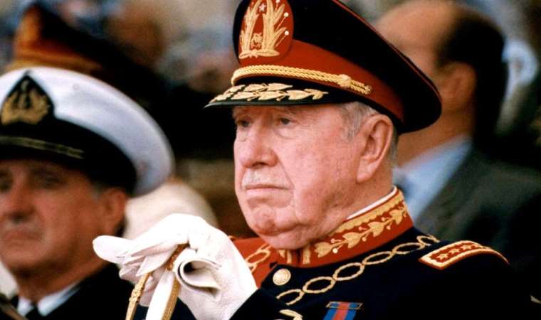 İspanya, Şilili diktatör Pinochet'ye verilen liyakat nişanını geri aldı