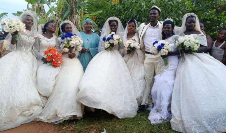 Uganda, bu 'tarihi düğünü' konuşuyor: 7 kadınla evlenen iş insanı ülkede gündem oldu