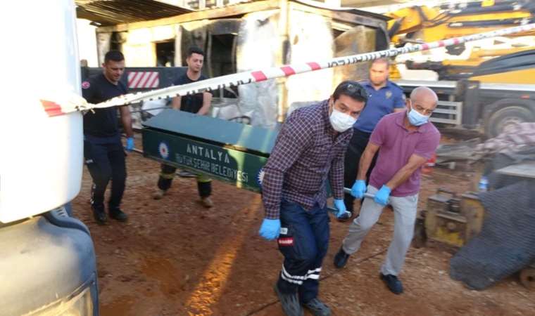 İşçilerin kaldığı konteynerde yangın çıktı: Vinç operatörü yanarak can verdi