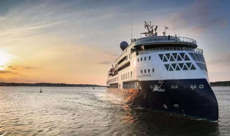 Lüks yolcu gemisi Grönland’de karaya oturdu