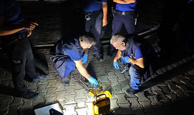 Adana'da bir garip olay: Bekçileri görünce silahı bırakıp kaçtılar!