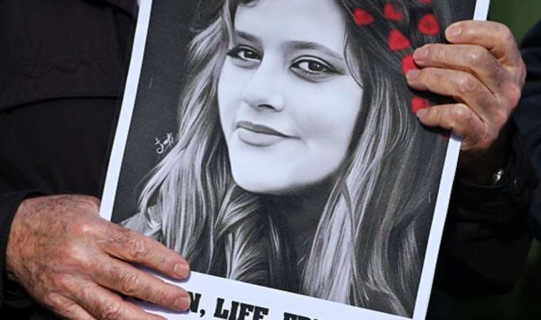 İran'da Mahsa Emini'nin ölüm yıl dönümünde rejim karşıtı gruplara operasyon