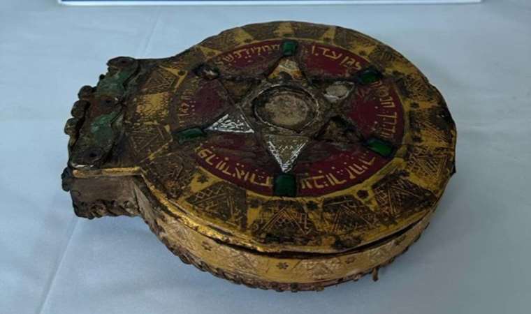 Altın yazma Tevrat'ı satmaya çalışan 5 şüpheli yakalandı