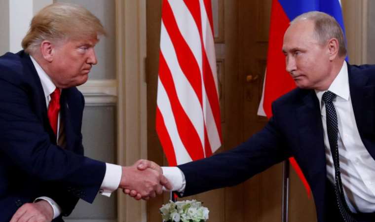 Trump, Putin'den övgü almaktan memnun olduğunu söyledi