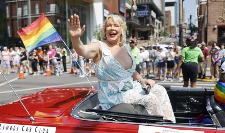 Eski asker transseksüel politikacı seçildi